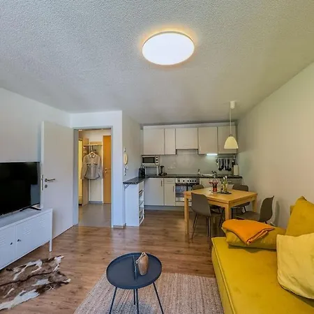 Apartment 5-taeler